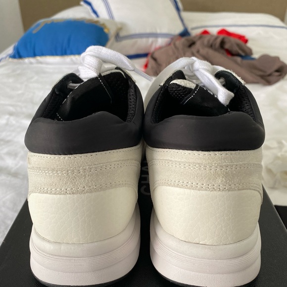 Chanel black and white classic sneakers, size 36.5 - Picture 6 of 9